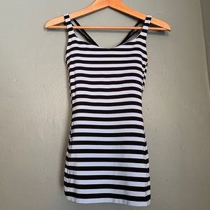 lululemon Tank Top with built in bra Size 8